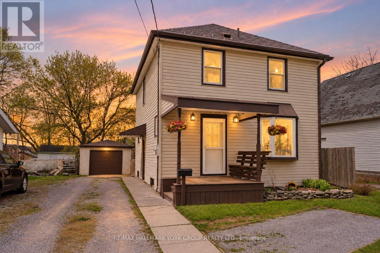 27 ST PAUL STREET, Kawartha Lakes, Ontario