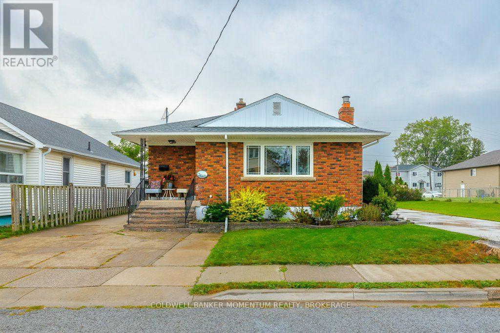 51 Martin Street N, Thorold, Ontario  L2V 3X3 - Photo 2 - X13761682