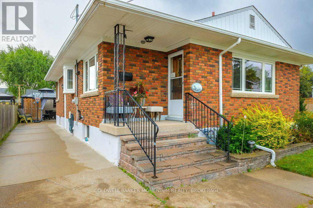 51 Martin Street N, Thorold, Ontario  L2V 3X3 - Photo 4 - X13761682