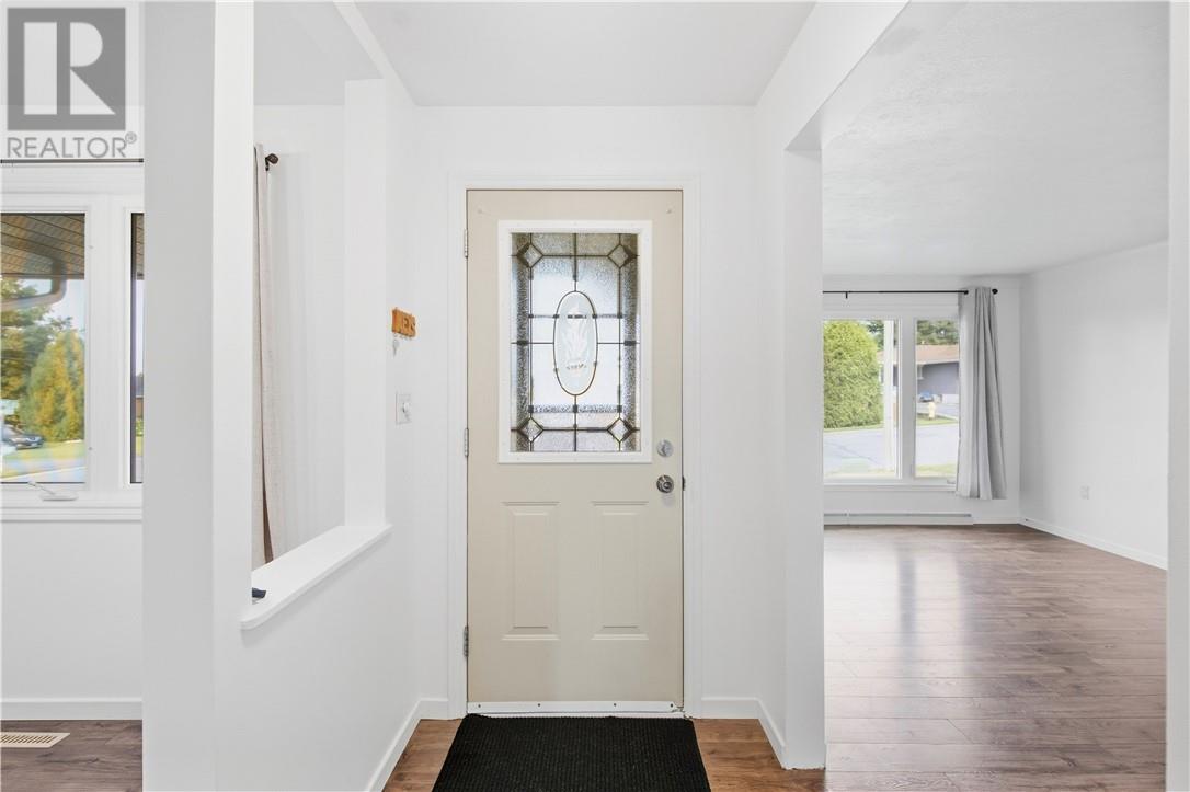2 Belmont Court, Capreol, Ontario  P0M 1H0 - Photo 3 - 2130652