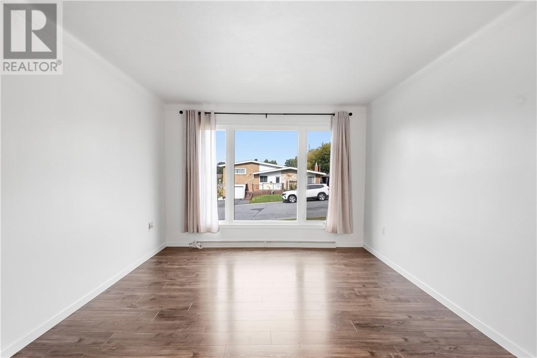 2 Belmont Court, Capreol, Ontario  P0M 1H0 - Photo 5 - 2130652
