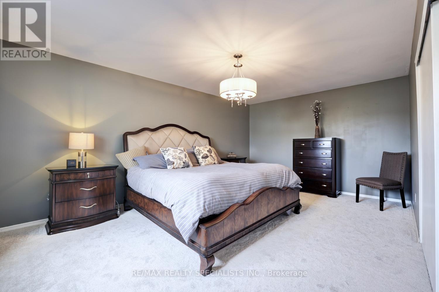 2442 Basswood Crescent, Mississauga, Ontario  L5L 1Y1 - Photo 21 - W13802430
