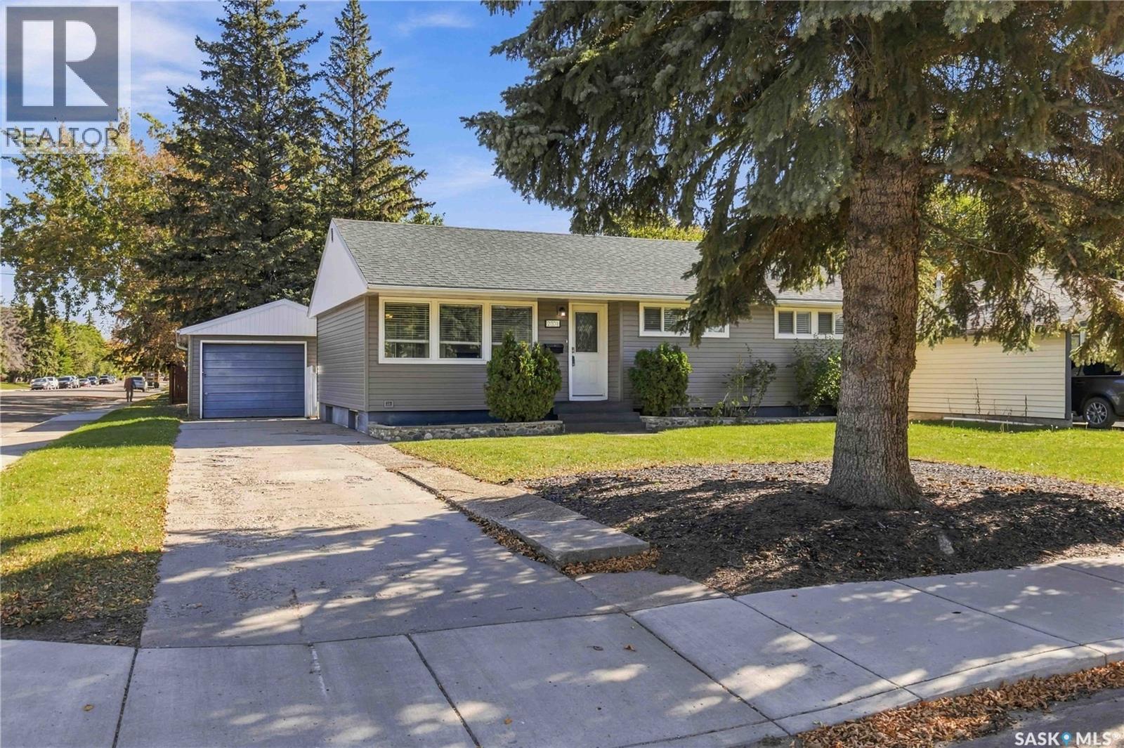 2301 William Avenue, Saskatoon, Saskatchewan  S7J 1A7 - Photo 2 - SK049671