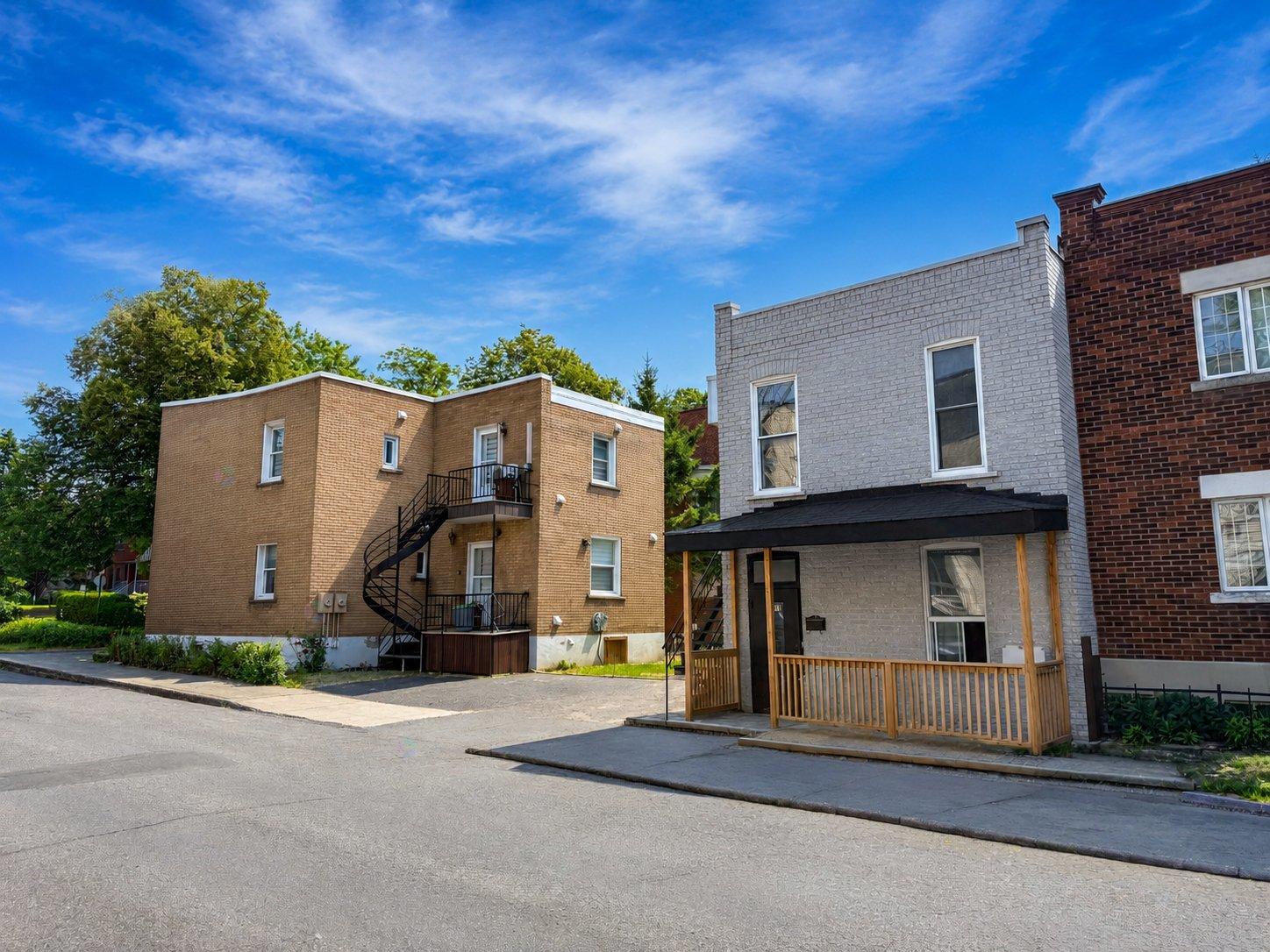 5346-5348 Av. Decelles Montréal (Côte-des-Neiges/Notre-Dame-de-Grâce) Quebec Canada H3T1V8