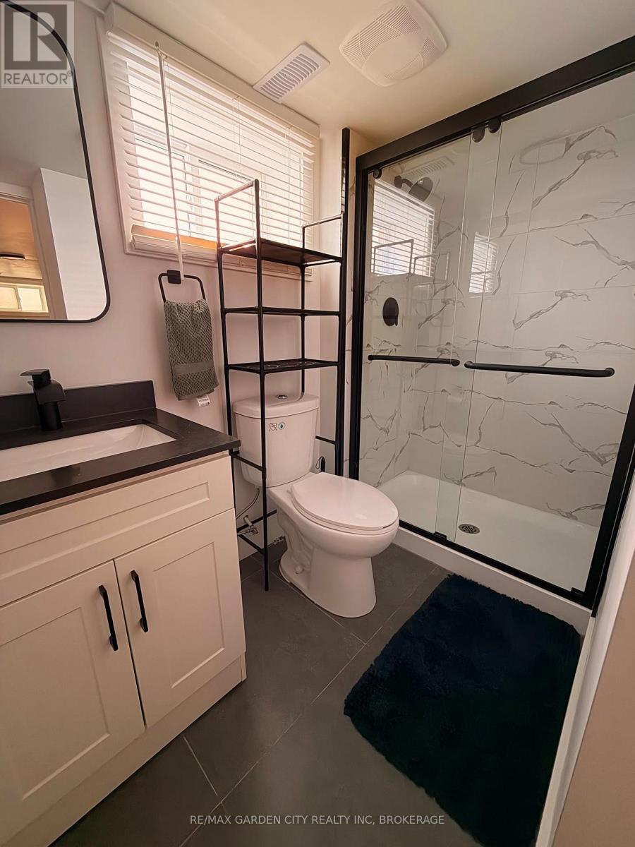 5261 Buchanan Avenue, Niagara Falls, Ontario  L2E 5A7 - Photo 2 - X13839106