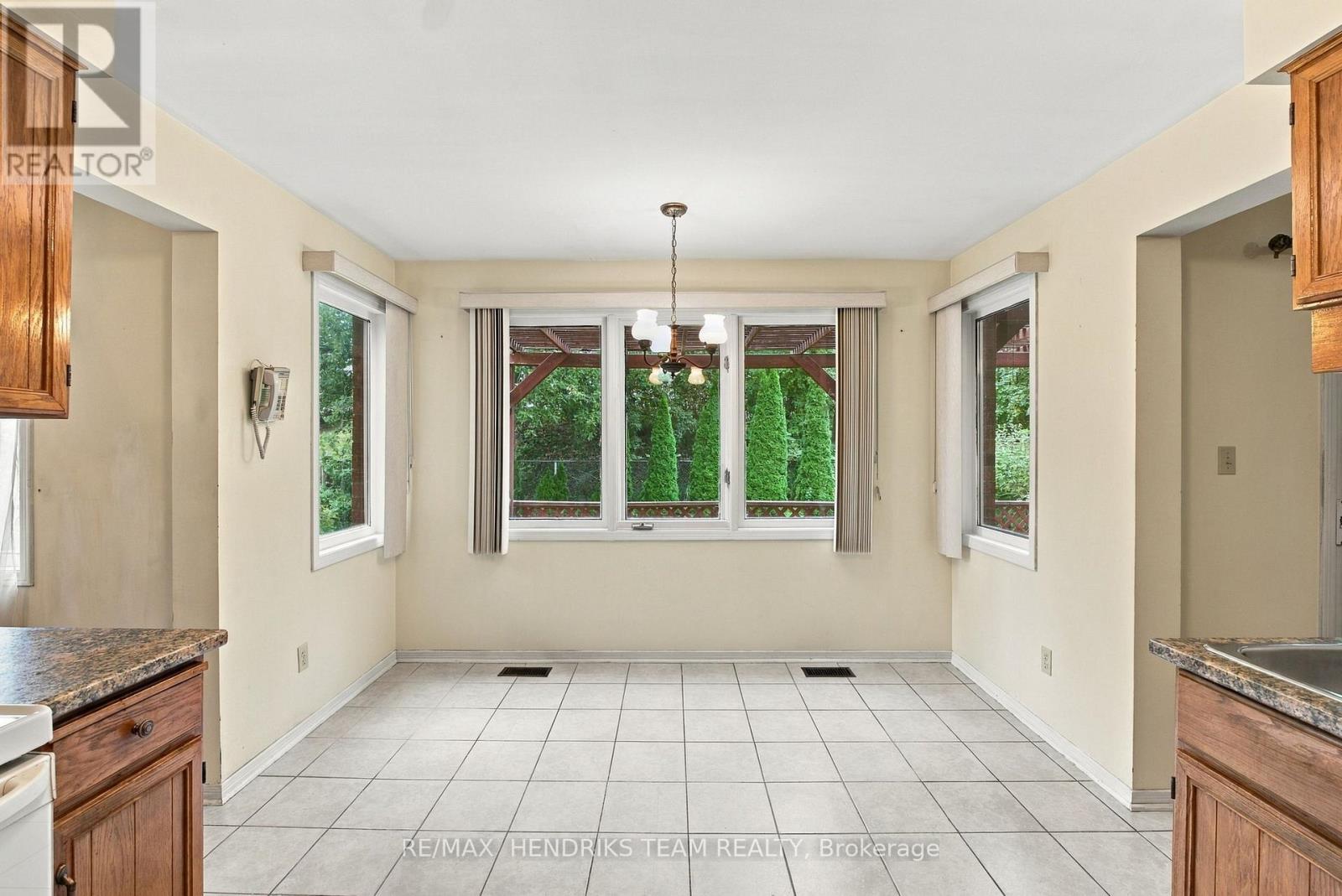 17 Farmington Drive, St. Catharines, Ontario  L2S 3E8 - Photo 14 - X13839200