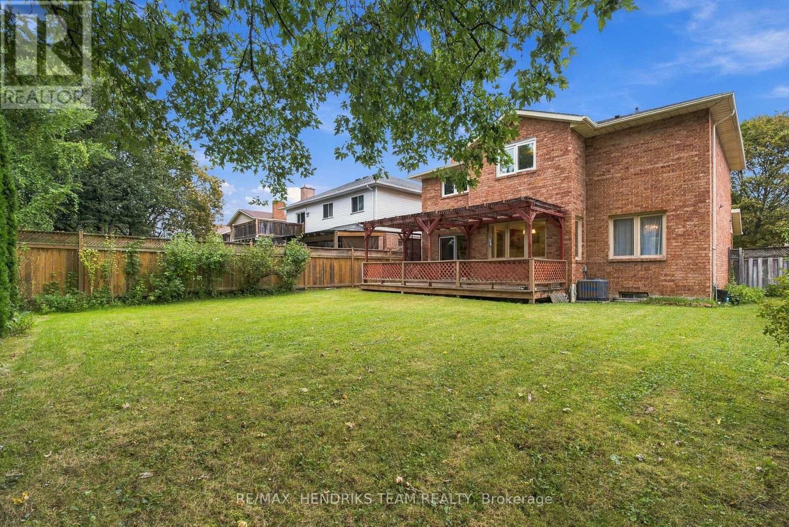17 Farmington Drive, St. Catharines, Ontario  L2S 3E8 - Photo 32 - X13839200