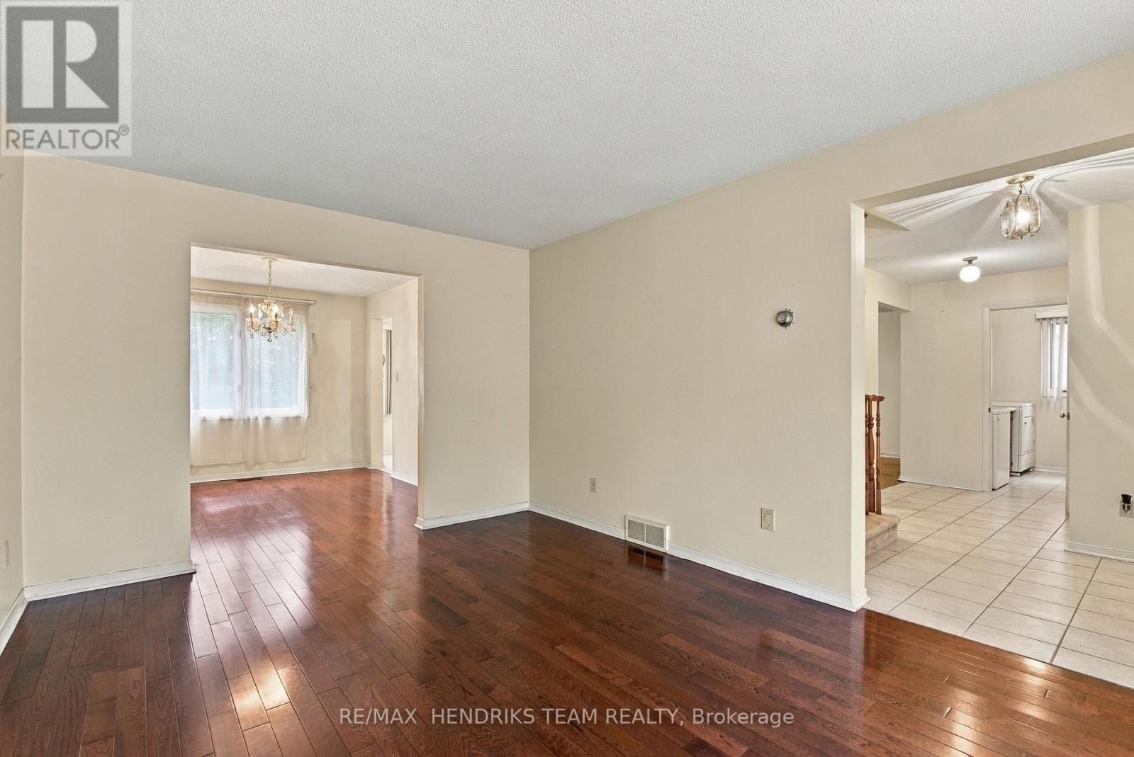 17 Farmington Drive, St. Catharines, Ontario  L2S 3E8 - Photo 7 - X13839200