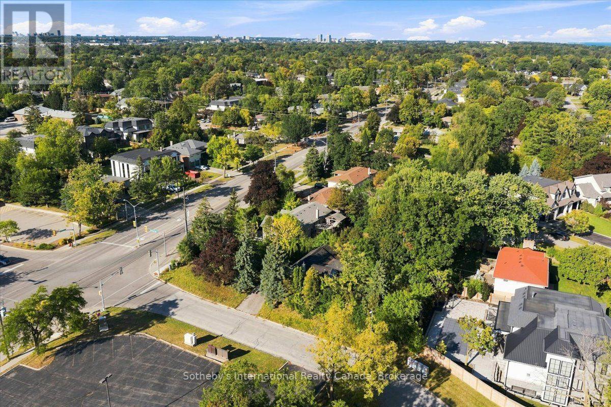 1428 Rebecca Street, Oakville, Ontario  L6L 1Z5 - Photo 6 - W13839032
