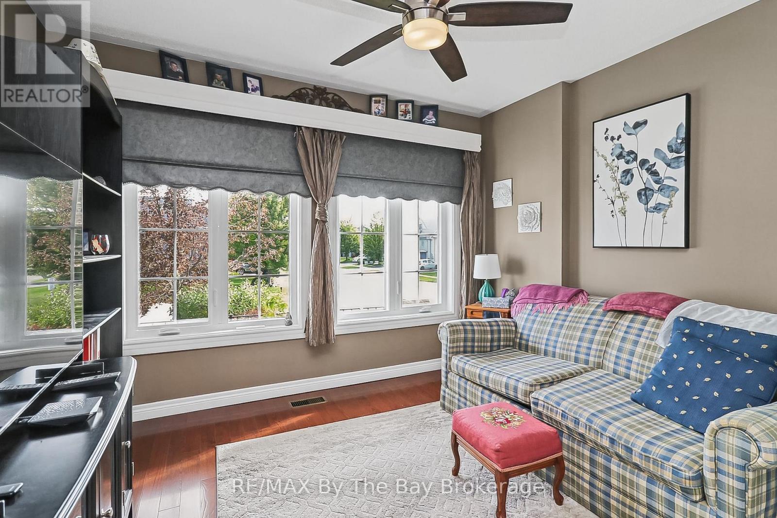 8 Middleport Drive, Wasaga Beach, Ontario L9Z 3C1 - Photo 15 - S13838978
