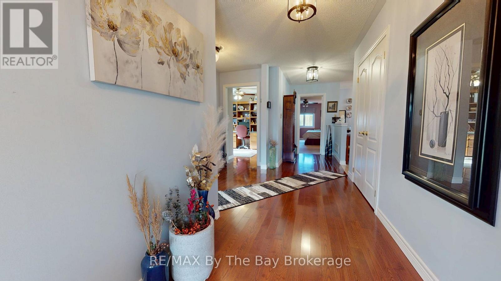 8 Middleport Drive, Wasaga Beach, Ontario L9Z 3C1 - Photo 16 - S13838978