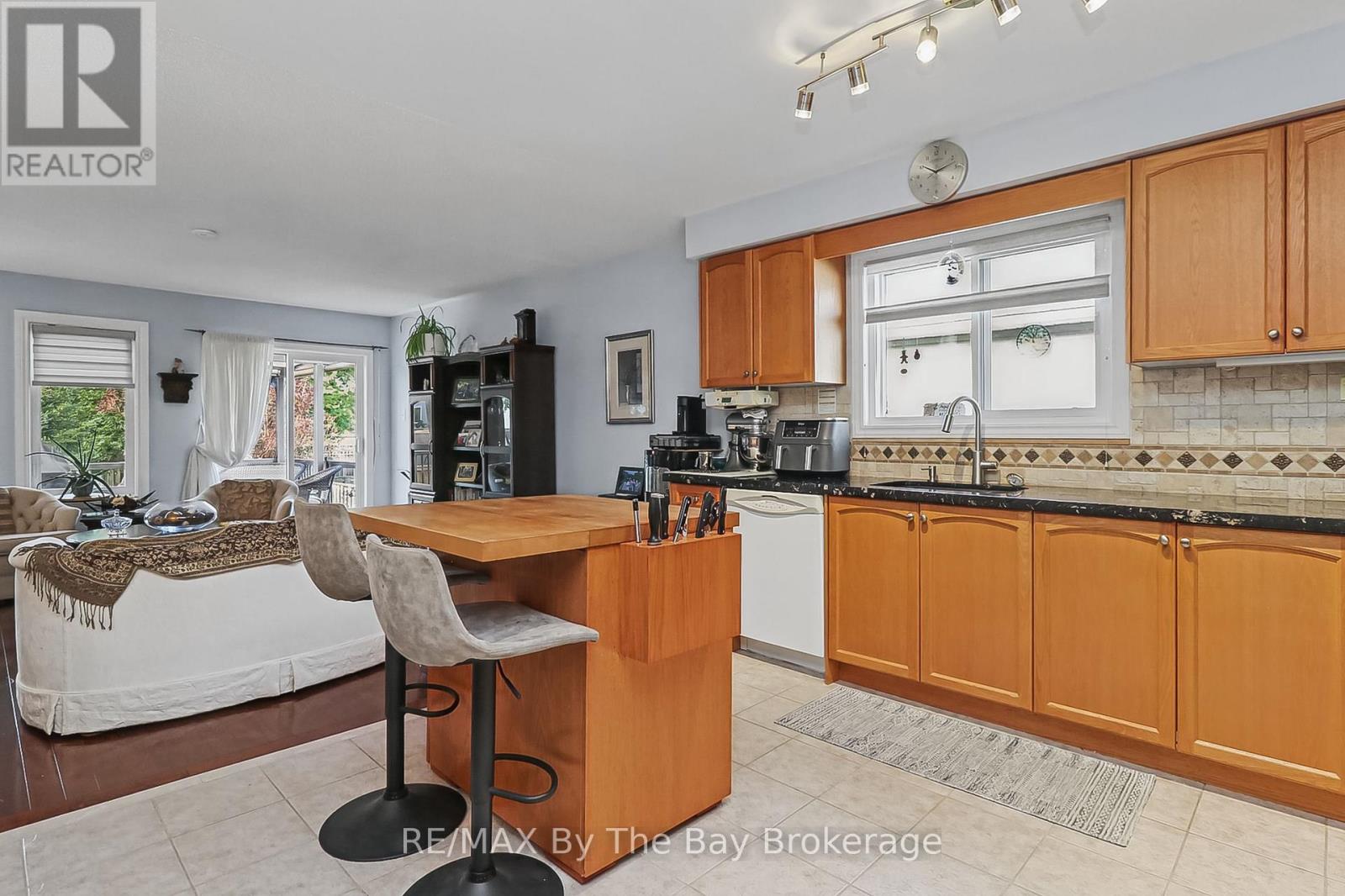 8 Middleport Drive, Wasaga Beach, Ontario L9Z 3C1 - Photo 22 - S13838978