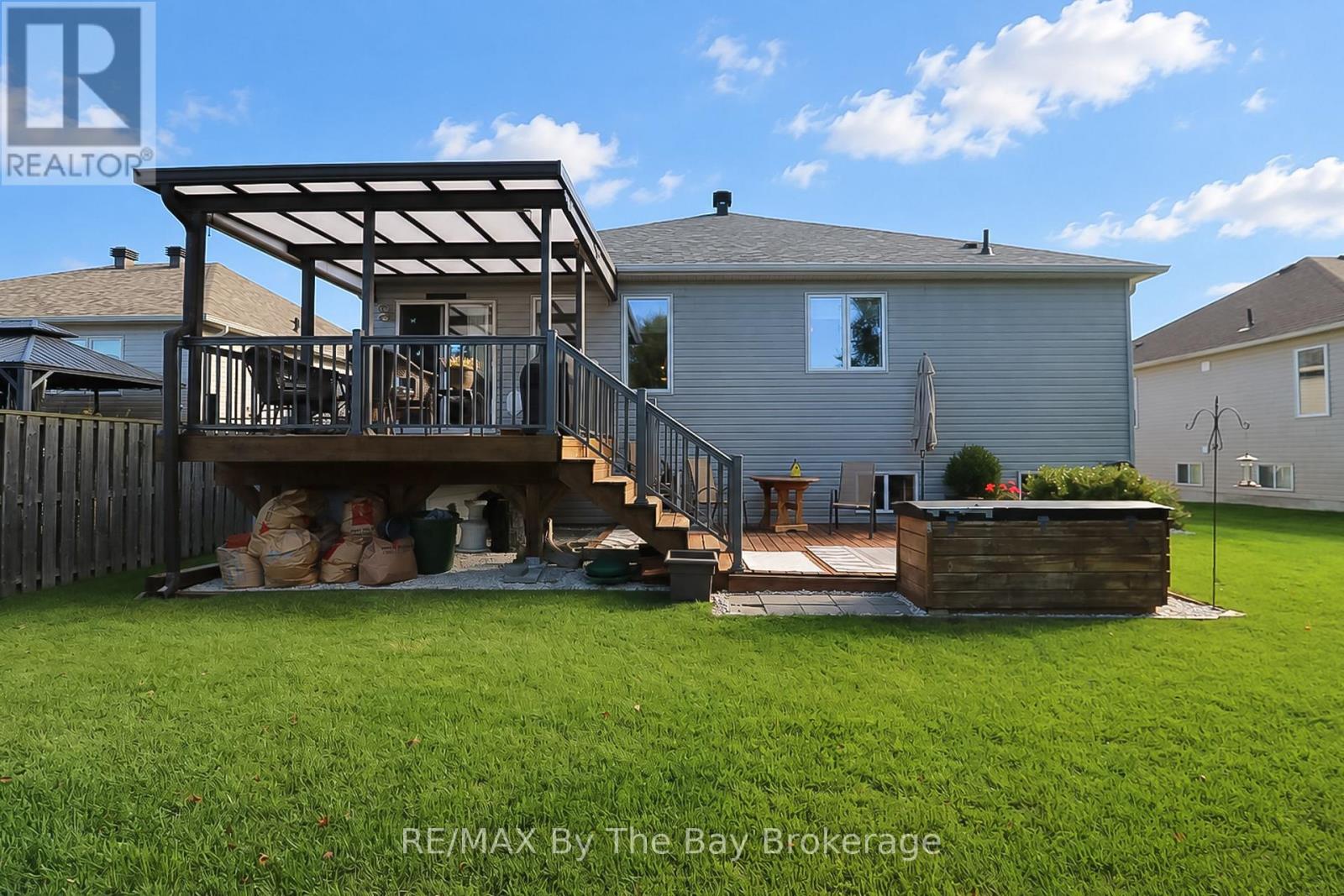8 Middleport Drive, Wasaga Beach, Ontario L9Z 3C1 - Photo 4 - S13838978