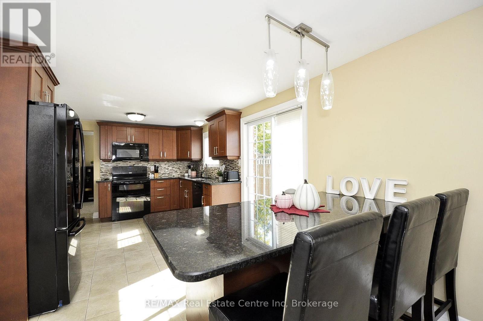 37 Woodcroft Place, Cambridge, Ontario N1P 1B1 - Photo 8 - X13839066