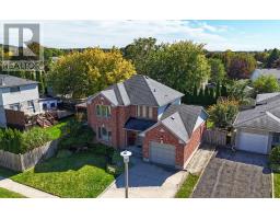 37 WOODCROFT PLACE, cambridge, Ontario