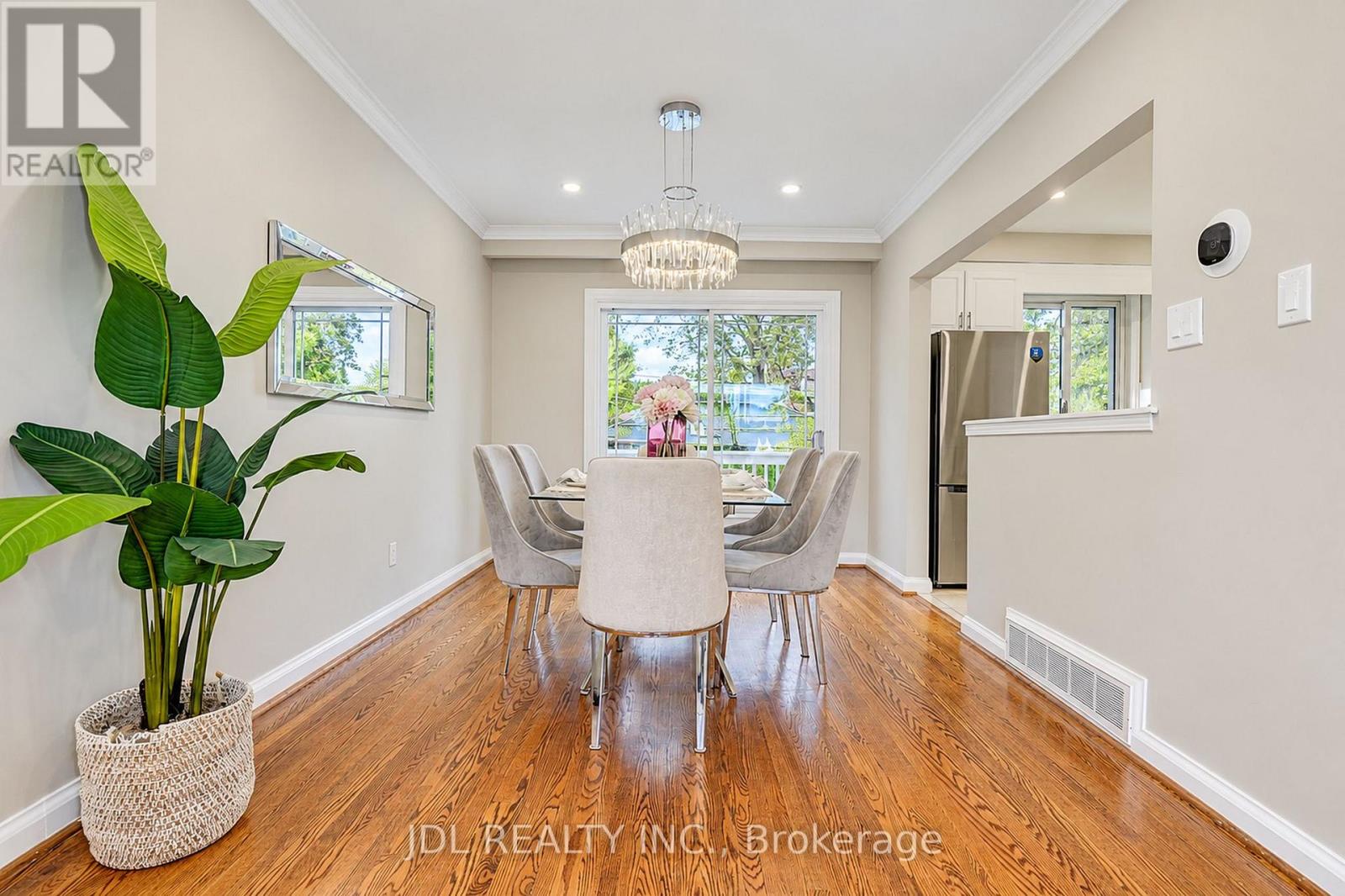 19 Sweeney Drive, Toronto, Ontario M4A 1T1 - Photo 12 - C13839012