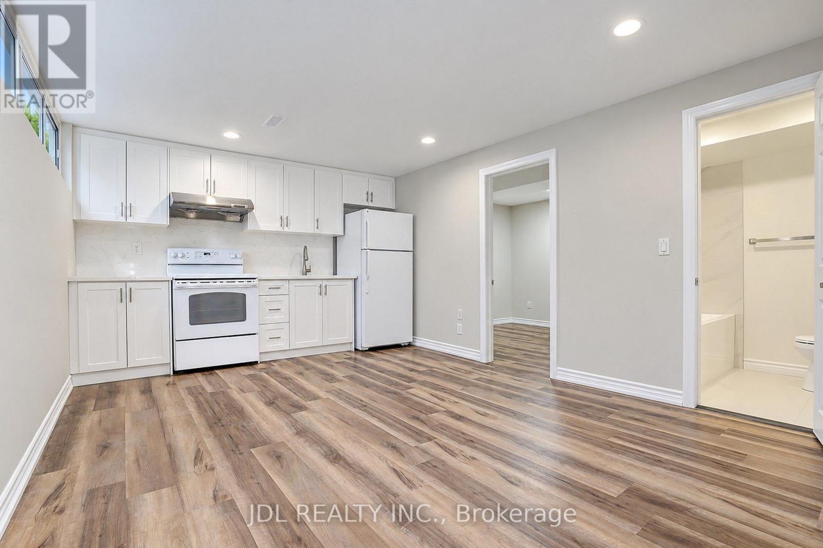 19 Sweeney Drive, Toronto, Ontario M4A 1T1 - Photo 35 - C13839012