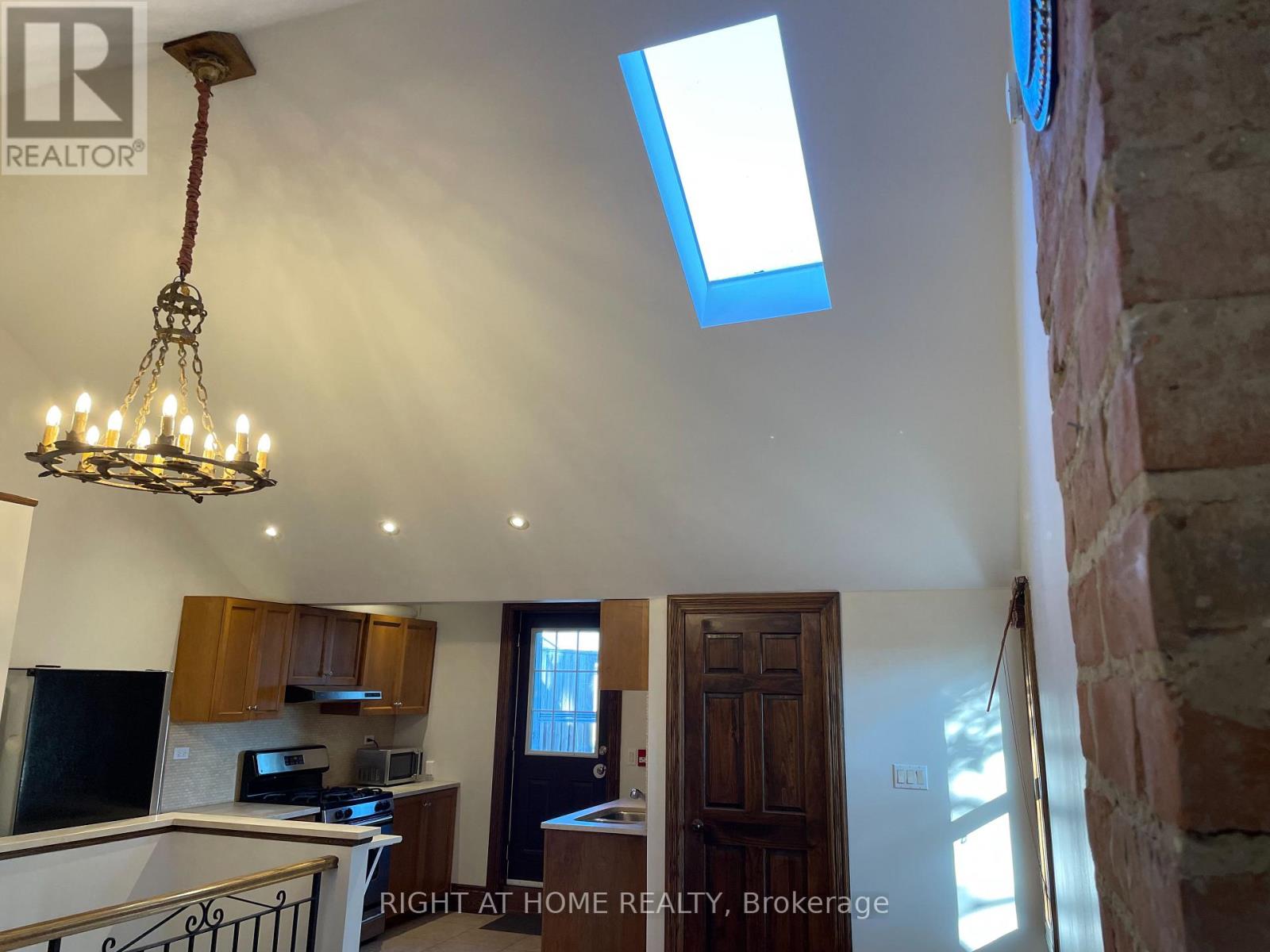 4 - 2 Afton Avenue, Toronto, Ontario  M6J 1R7 - Photo 21 - C13839016