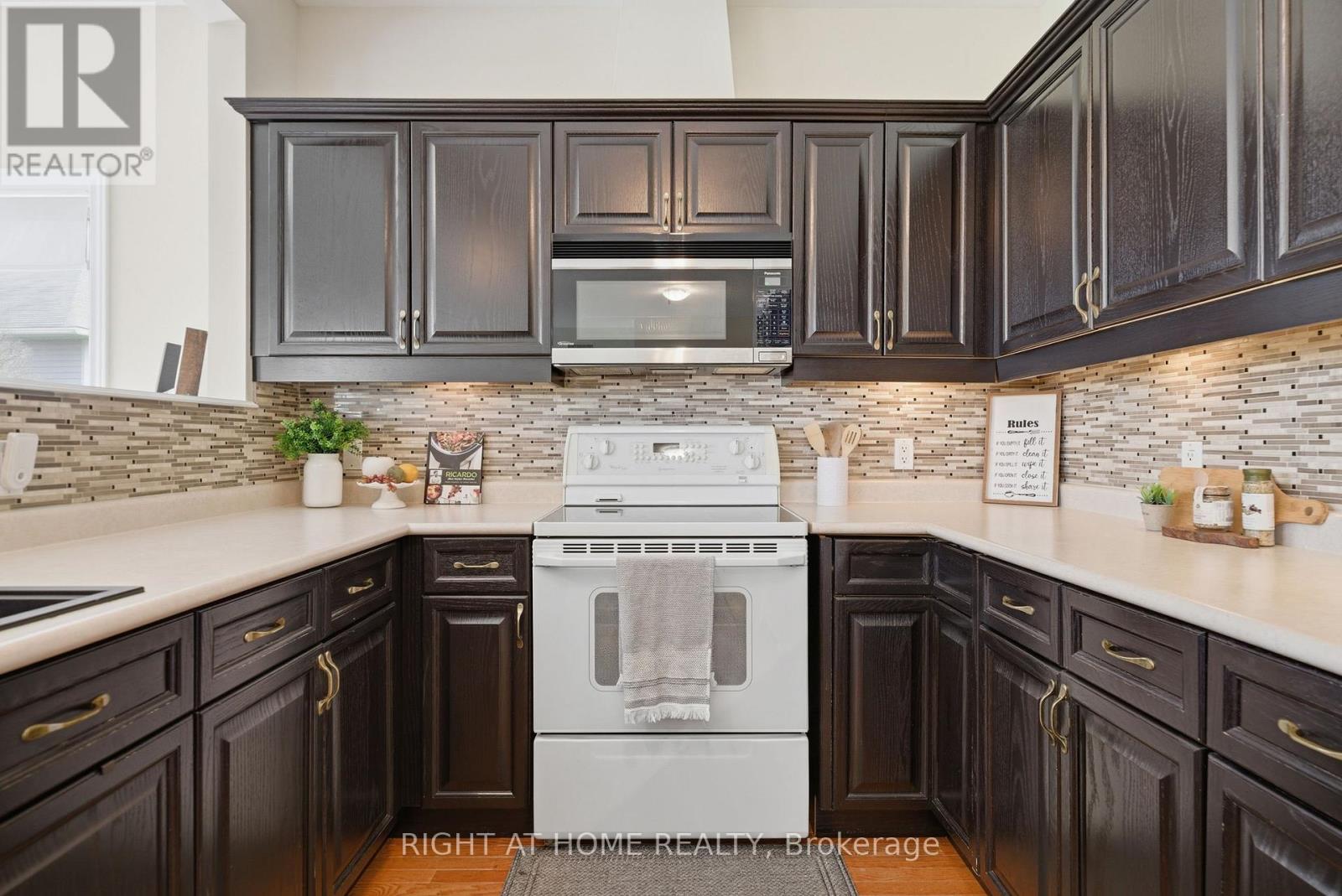 5 Park Place Lane, Clarington, Ontario  L1B 0B2 - Photo 10 - E13838894