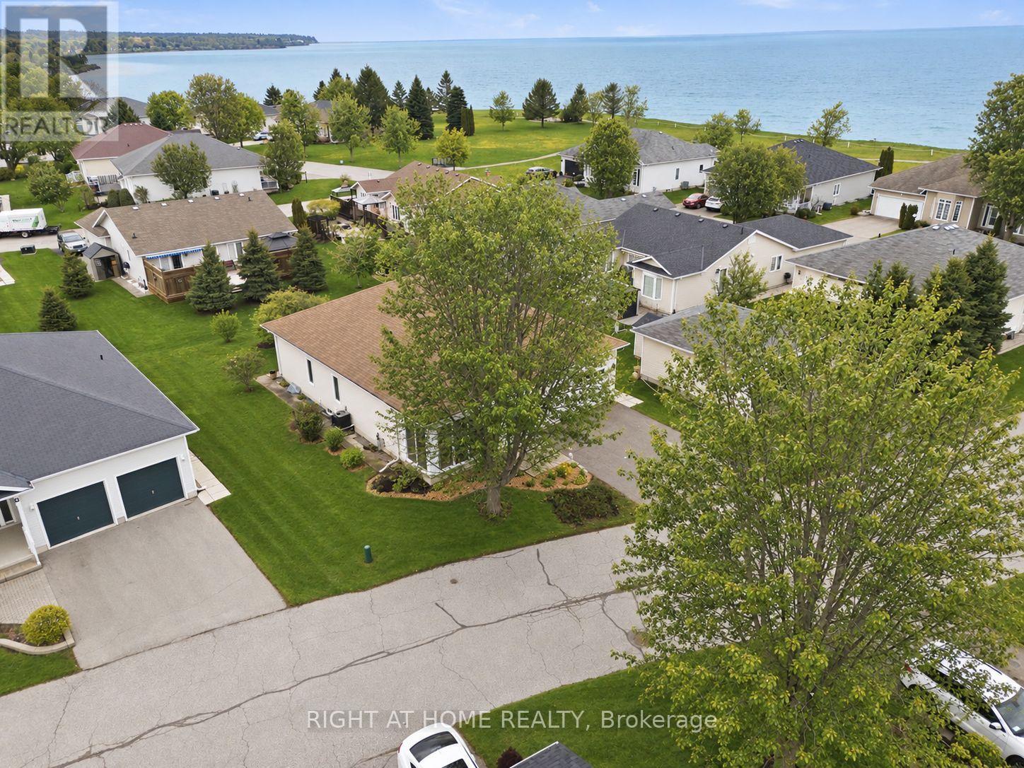 5 Park Place Lane, Clarington, Ontario  L1B 0B2 - Photo 3 - E13838894