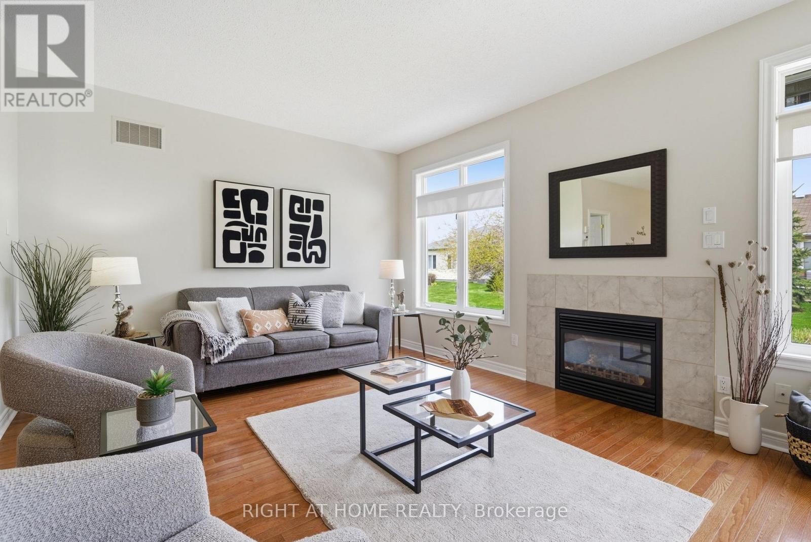 5 Park Place Lane, Clarington, Ontario  L1B 0B2 - Photo 6 - E13838894