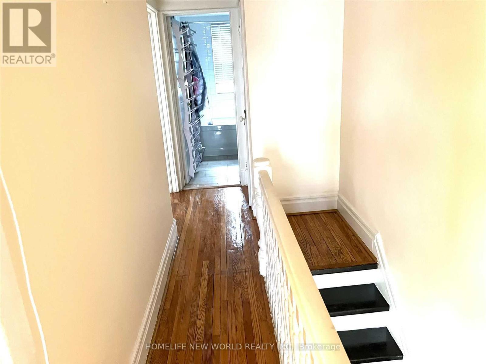Sf - 6 Sproat Avenue, Toronto, Ontario  M4M 1W4 - Photo 7 - E13839102