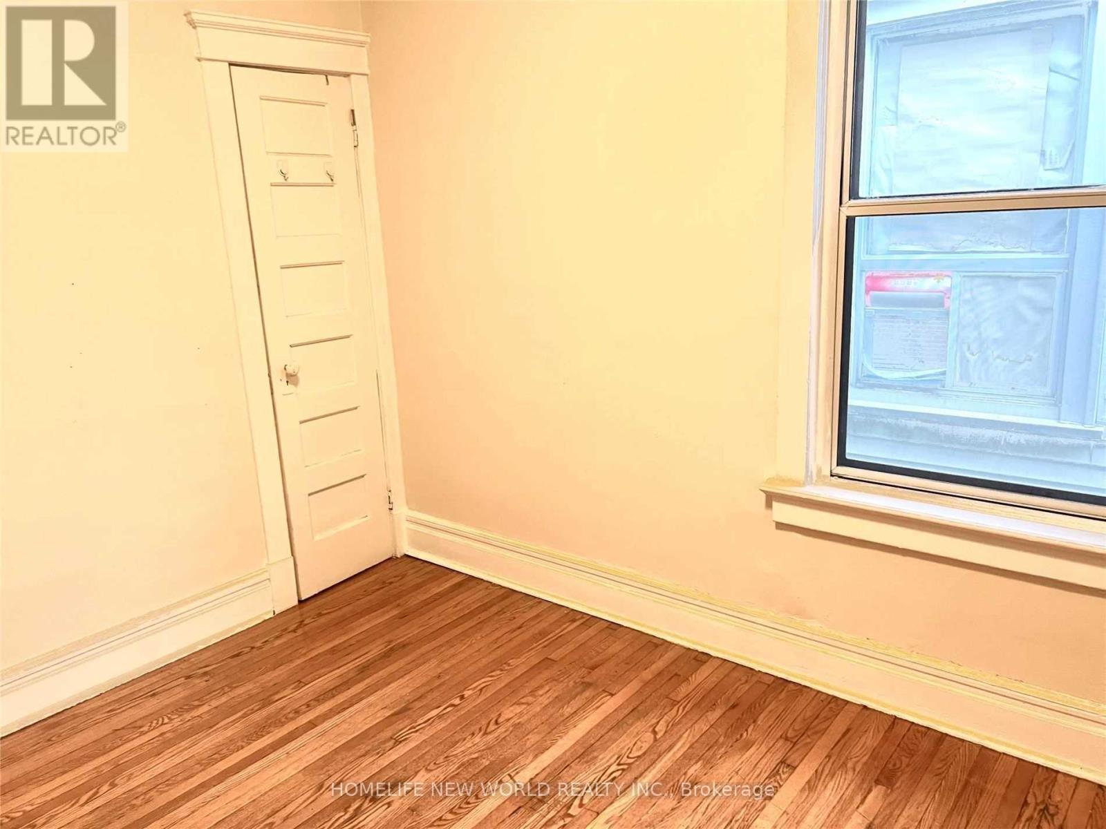 Sf - 6 Sproat Avenue, Toronto, Ontario  M4M 1W4 - Photo 9 - E13839102
