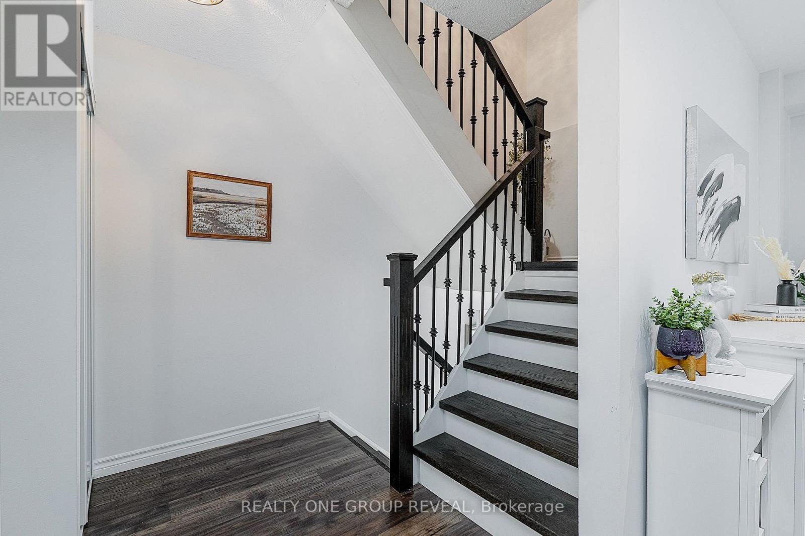 15 - 222 Pearson Street, Oshawa, Ontario  L1G 7C6 - Photo 2 - E13839164