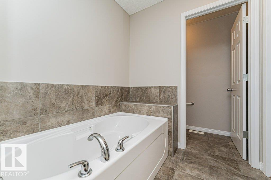 3203 Carpenter Landing Sw, Edmonton, Alberta  T6W 2Y7 - Photo 31 - E4510825
