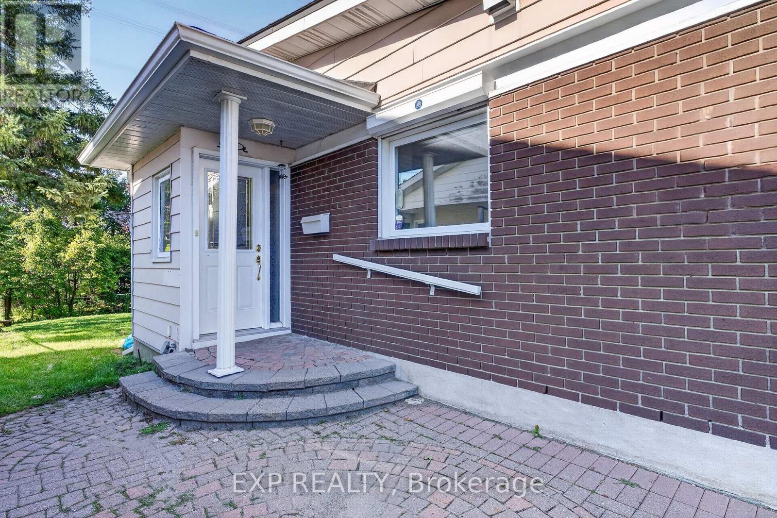109 WOODFIELD DRIVE N
