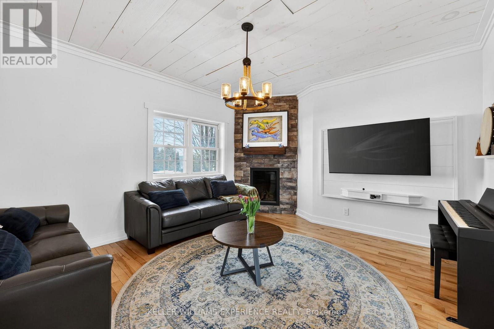 2 Algonquin Heights Court, Essa (Thornton), Ontario  L0L 2N0 - Photo 6 - N13839072