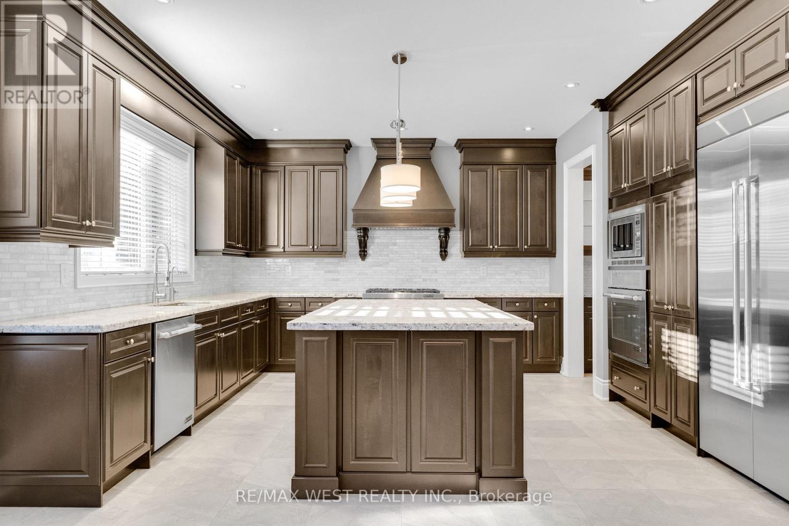 8 Chapel Gully Trail, King, Ontario  L7B 0A1 - Photo 5 - N13839116