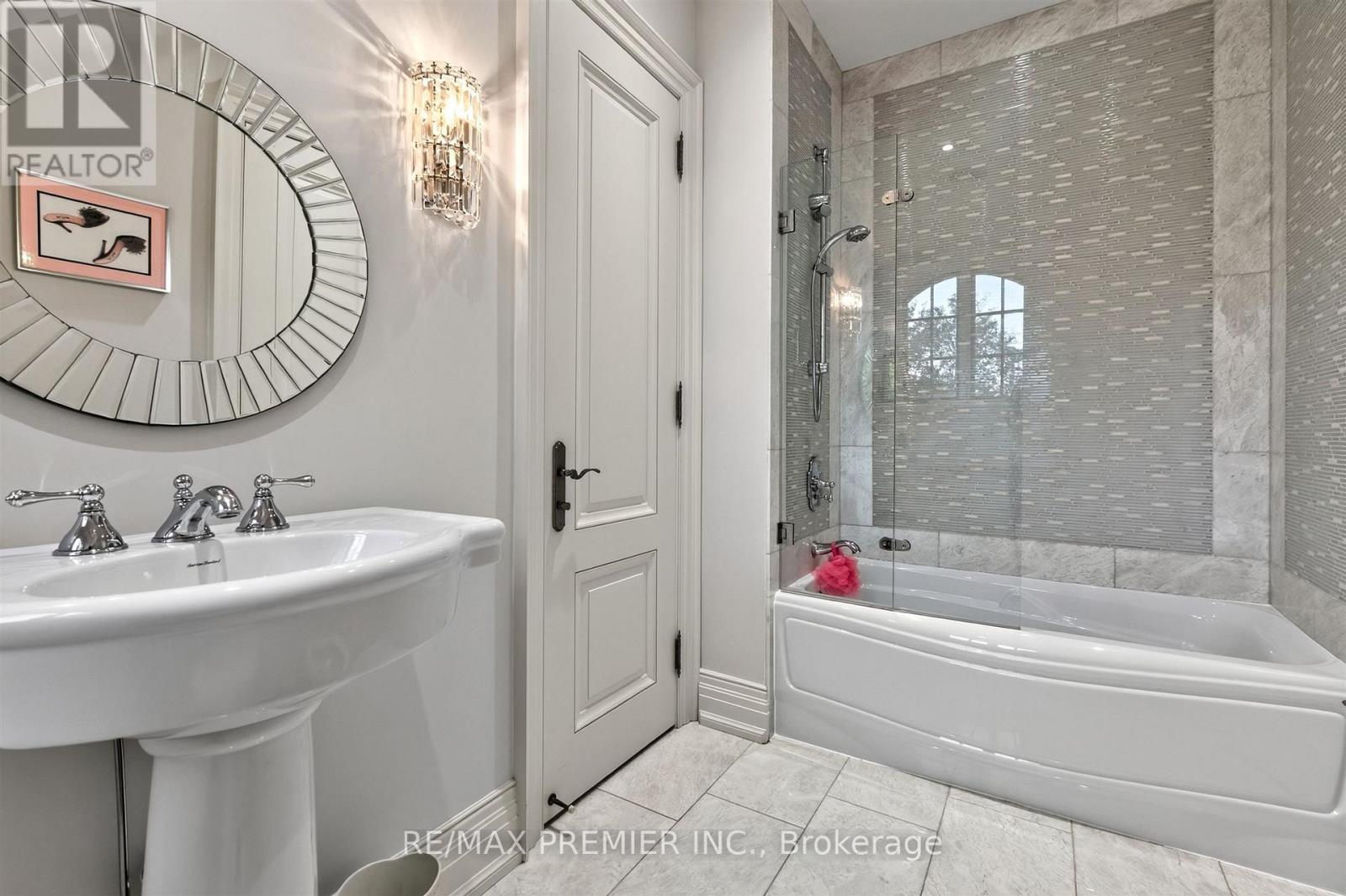 243 Rumble Avenue, Richmond Hill (Mill Pond), Ontario  L4C 4G5 - Photo 17 - N13839188