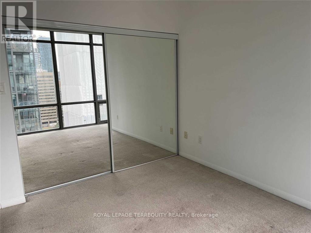 2101 - 38 Grenville Street, Toronto, Ontario  M4Y 1A5 - Photo 9 - C13834116