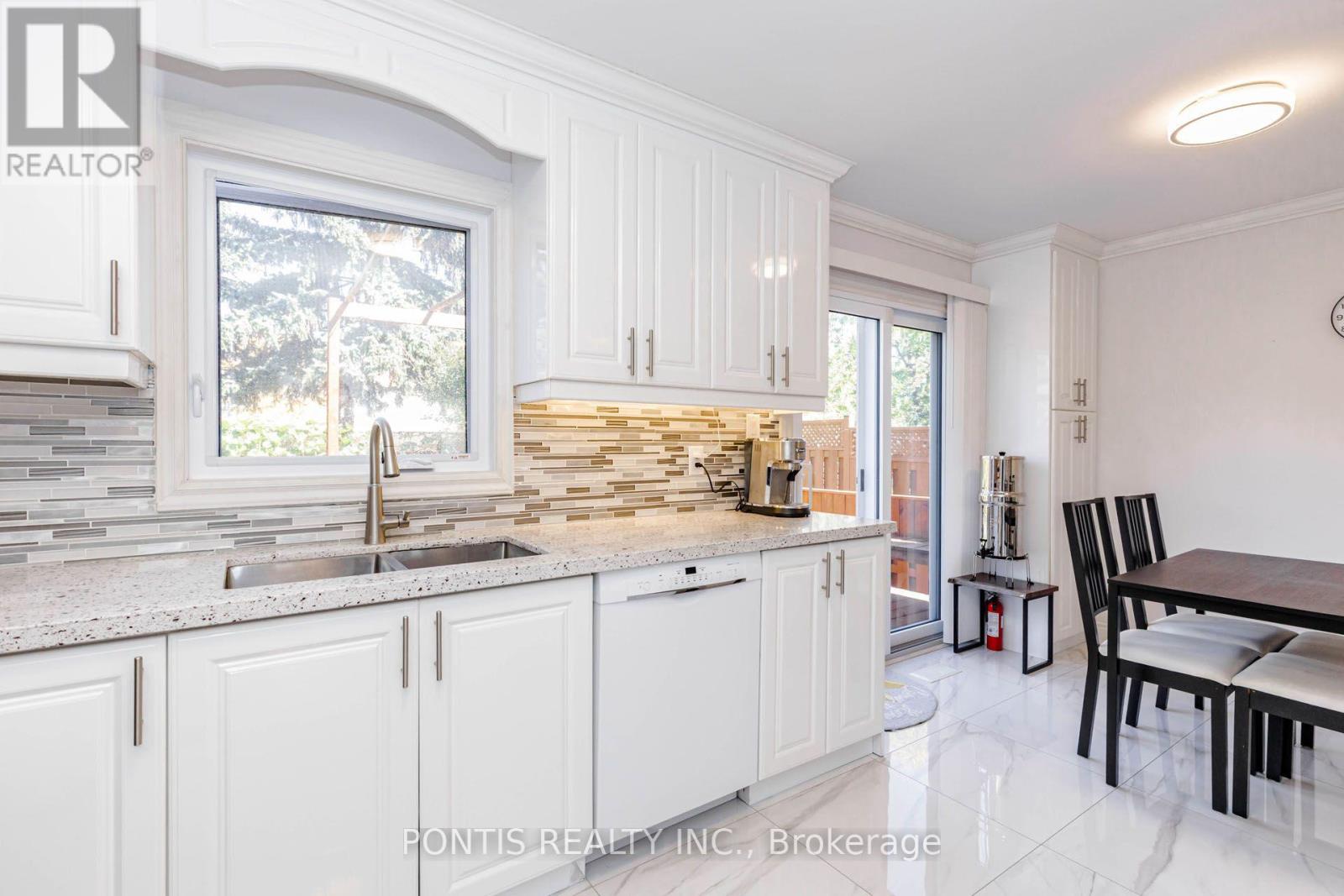 6 Calmist Crescent, Brampton, Ontario  L6Y 4L6 - Photo 15 - W13838898