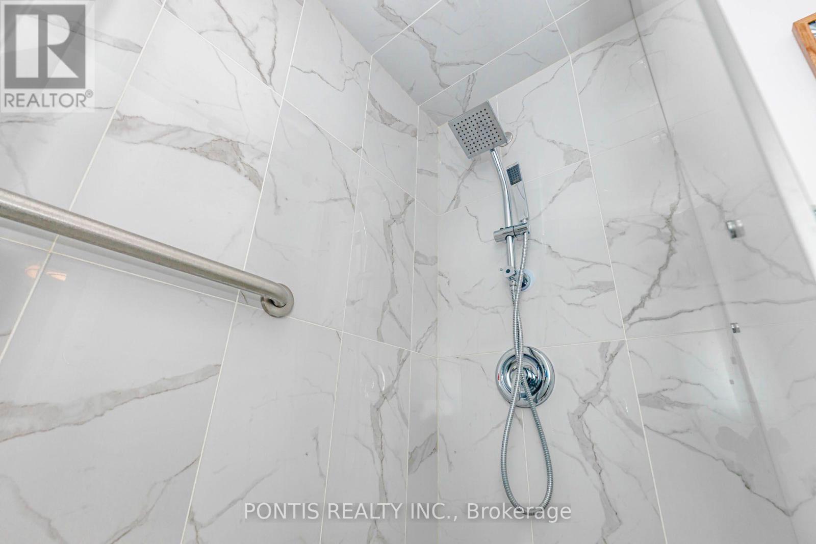 6 Calmist Crescent, Brampton, Ontario  L6Y 4L6 - Photo 31 - W13838898