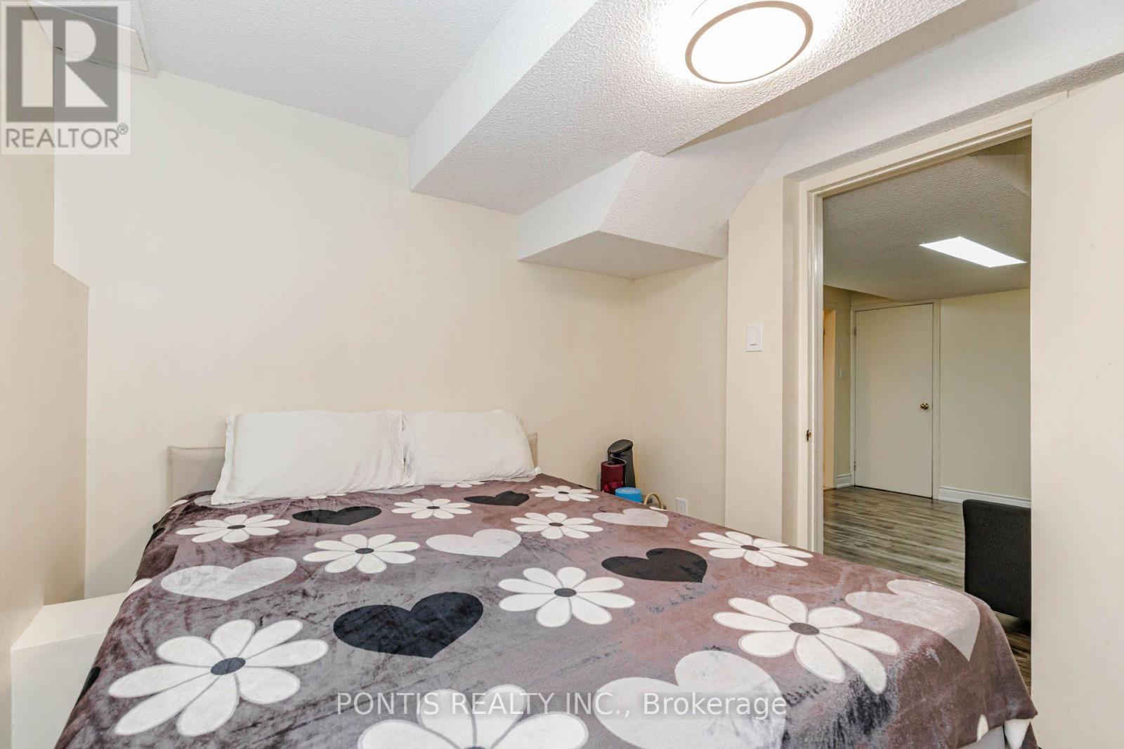 6 Calmist Crescent, Brampton, Ontario  L6Y 4L6 - Photo 41 - W13838898