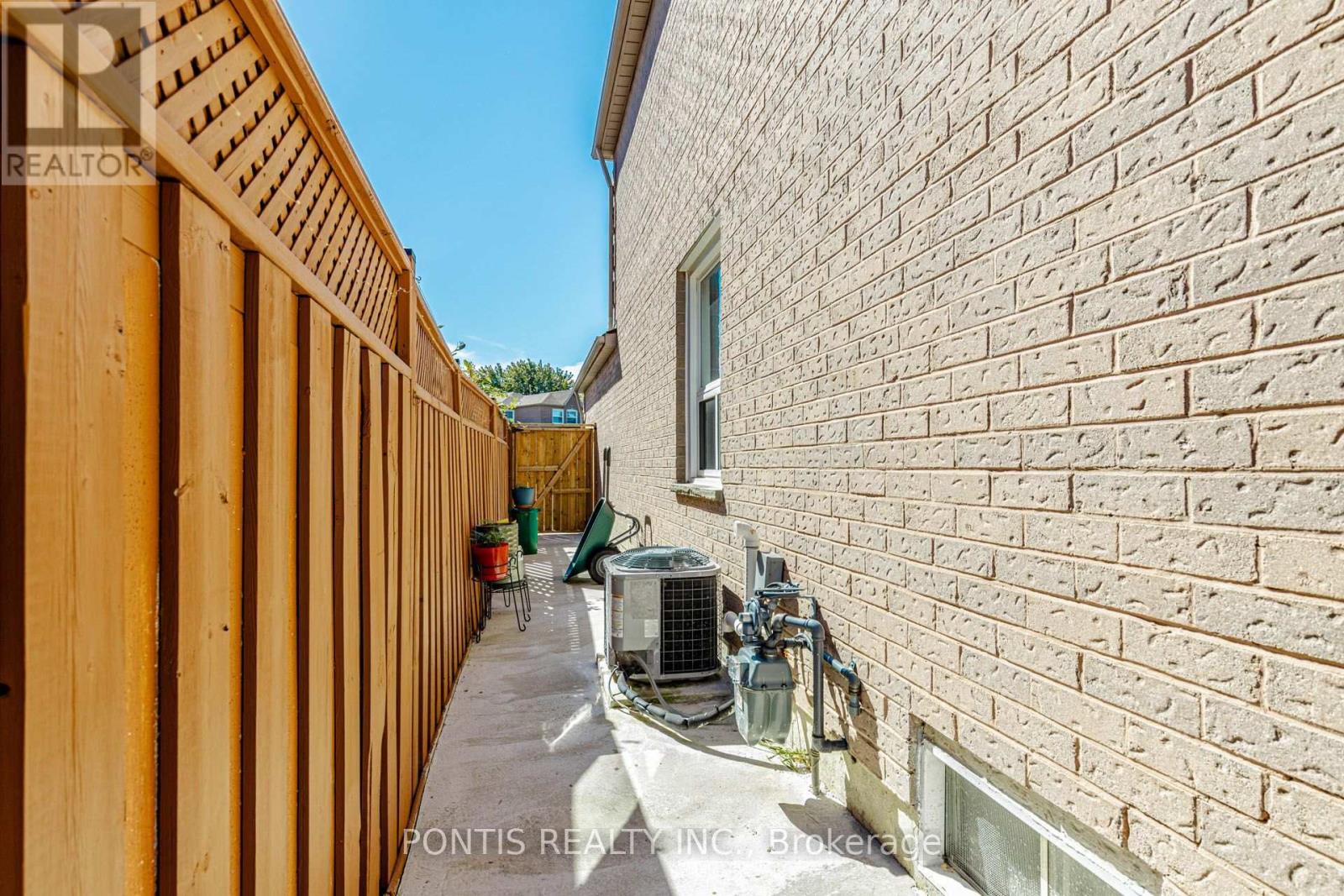 6 Calmist Crescent, Brampton, Ontario  L6Y 4L6 - Photo 49 - W13838898
