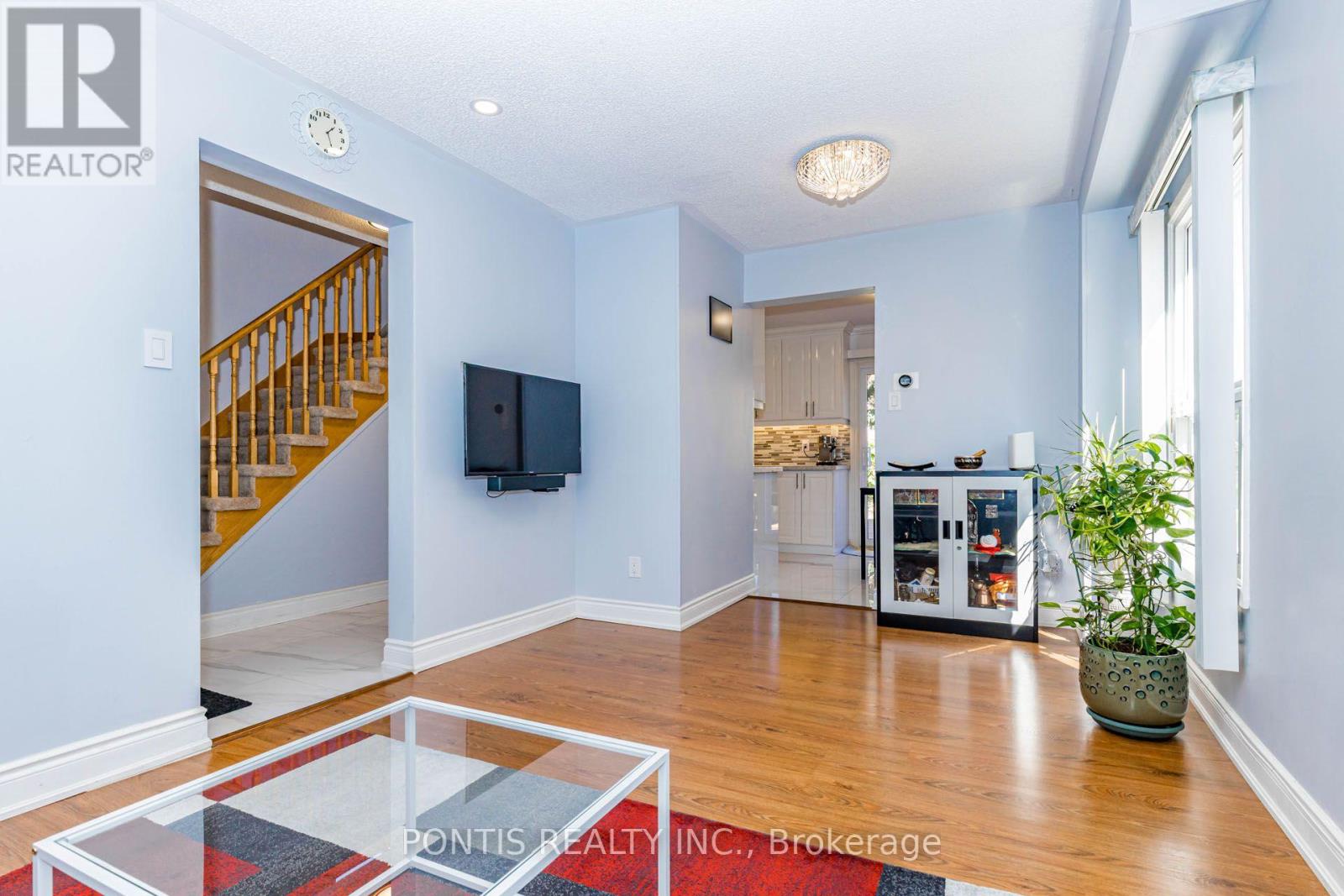 6 Calmist Crescent, Brampton, Ontario  L6Y 4L6 - Photo 9 - W13838898