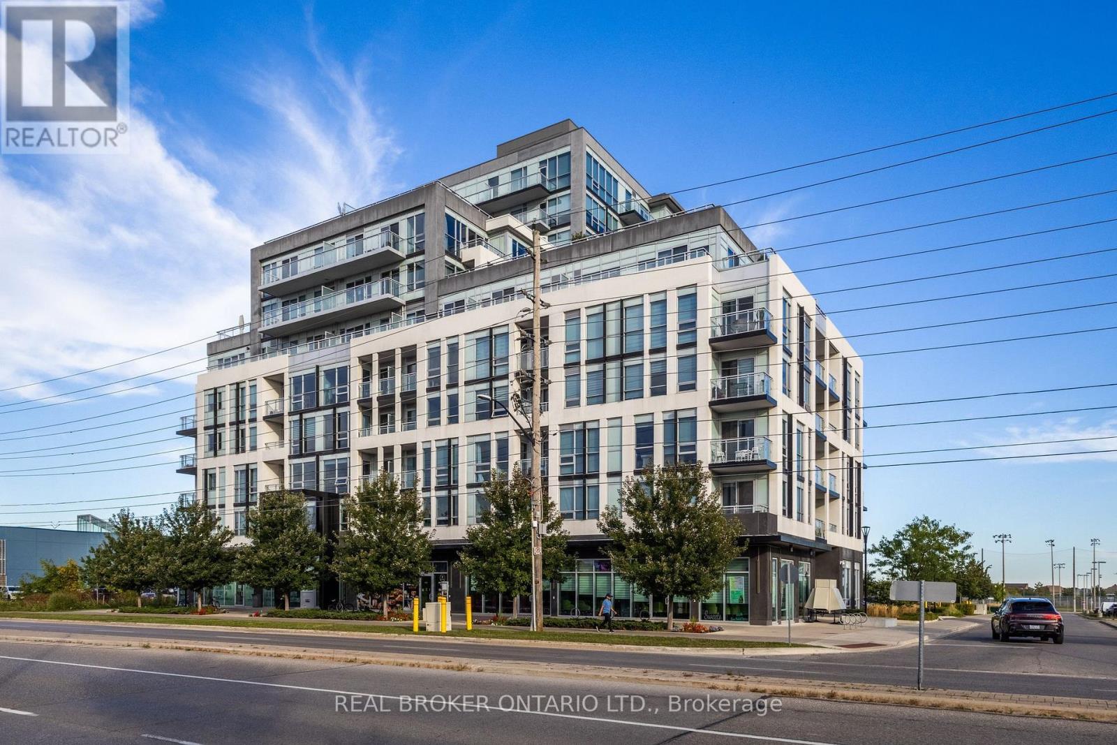 204 - 1050 MAIN STREET E