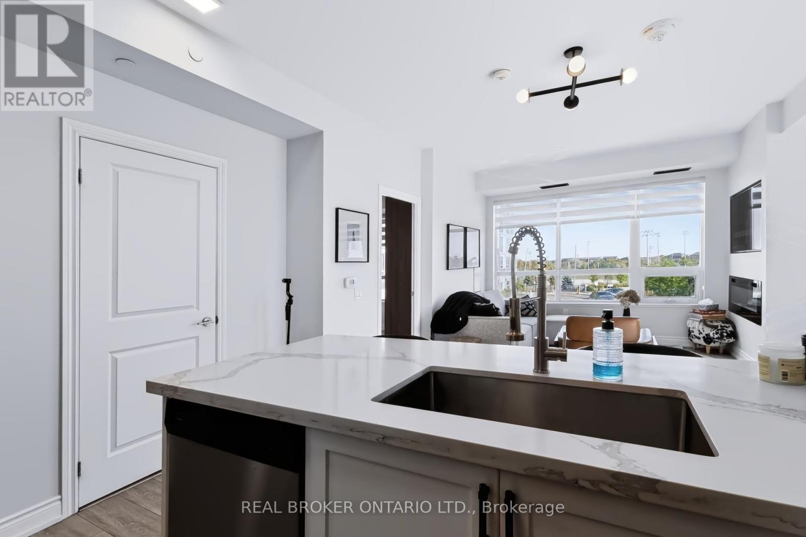 204 - 1050 Main Street E, Milton, Ontario  L9T 9M3 - Photo 8 - W13838934