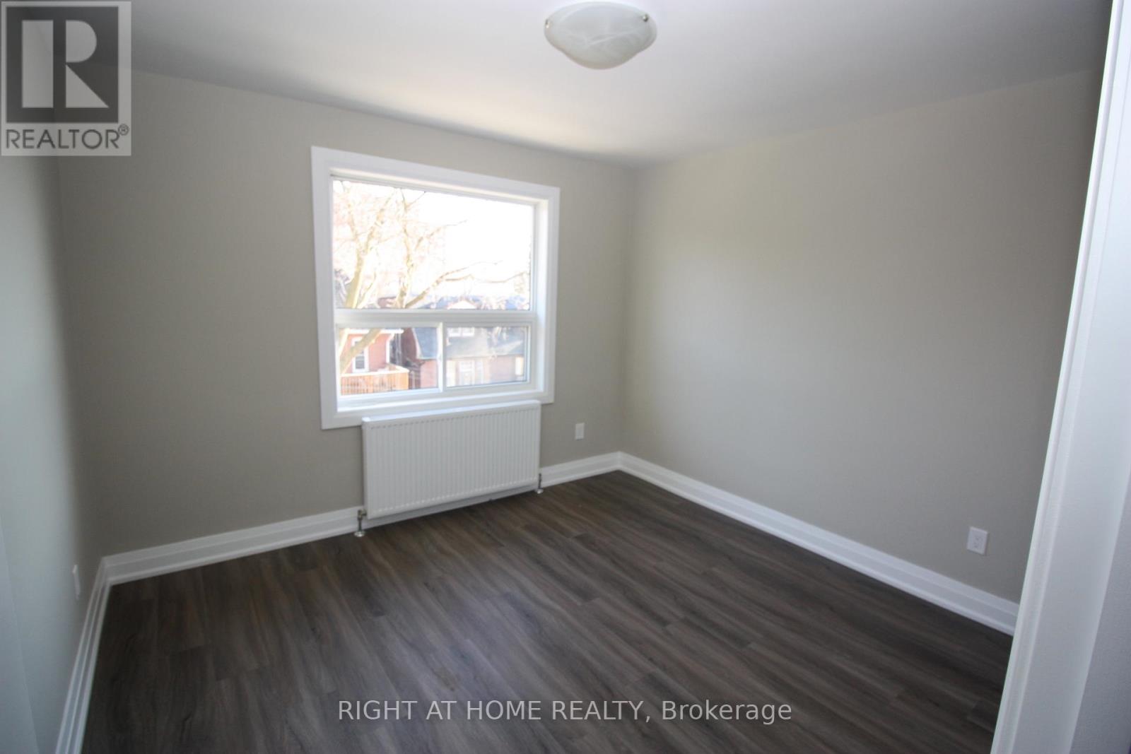 4 - 2 Glen Gordon Road, Toronto, Ontario  M6P 1B8 - Photo 6 - W13839004