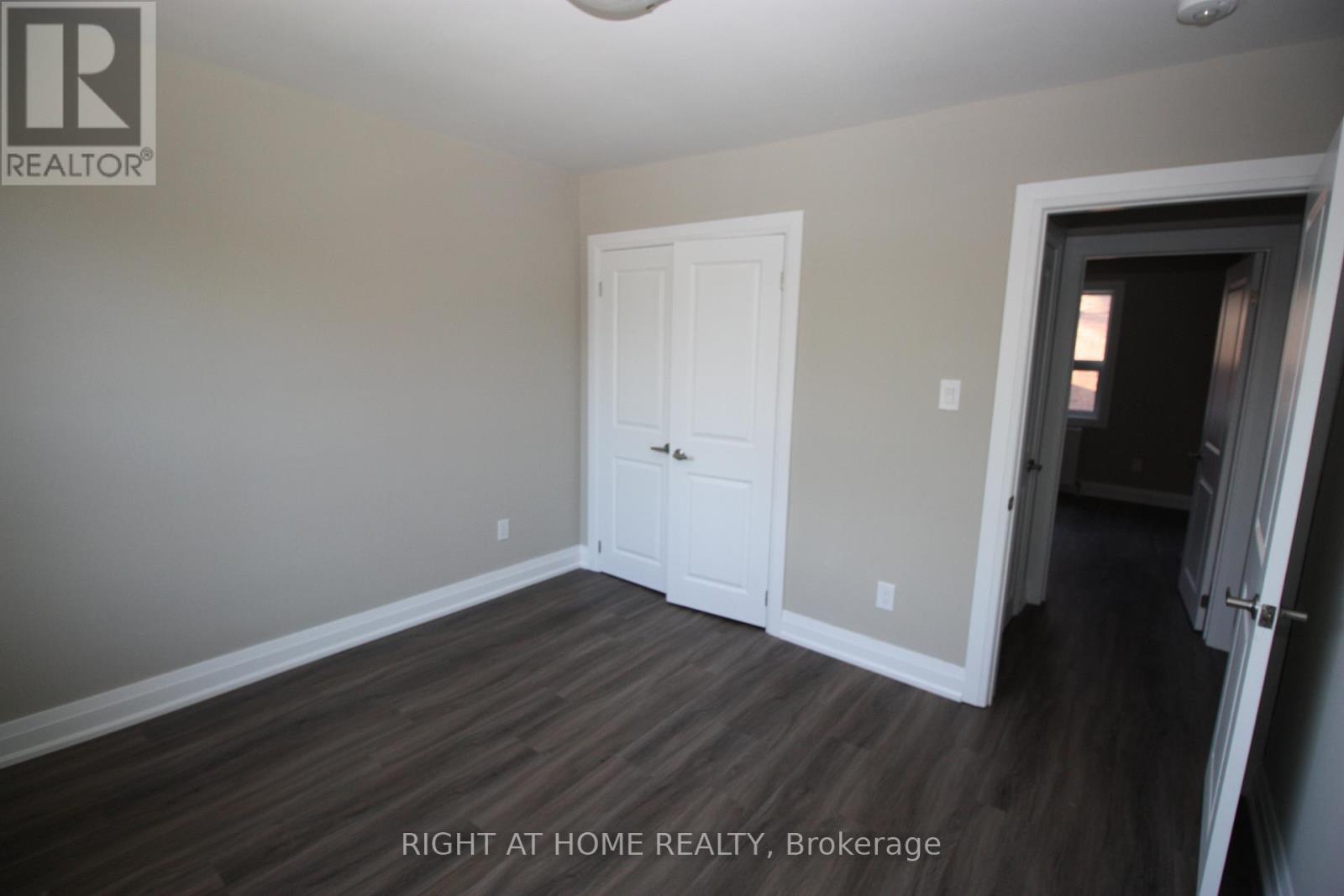 4 - 2 Glen Gordon Road, Toronto, Ontario  M6P 1B8 - Photo 7 - W13839004