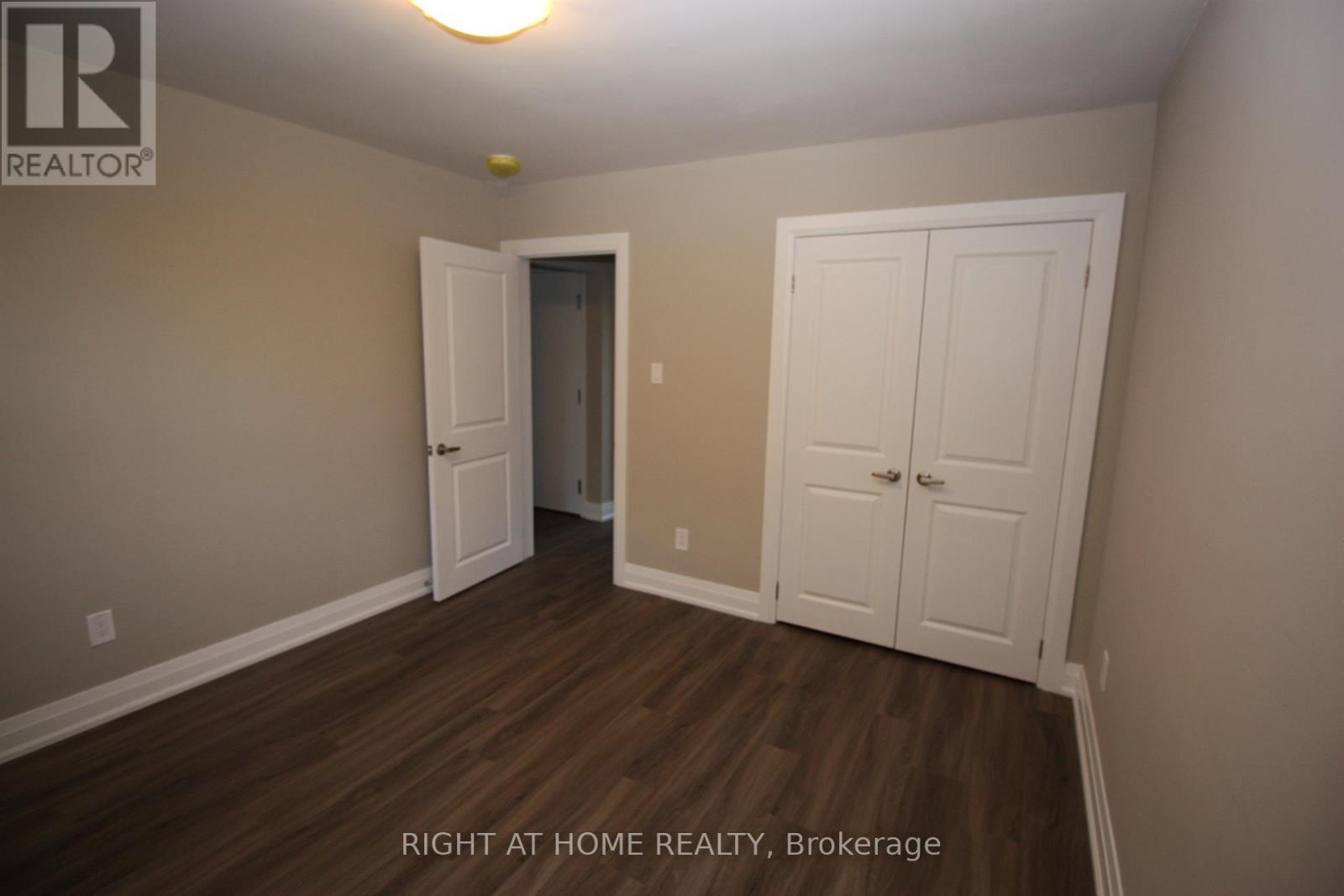 4 - 2 Glen Gordon Road, Toronto, Ontario  M6P 1B8 - Photo 9 - W13839004