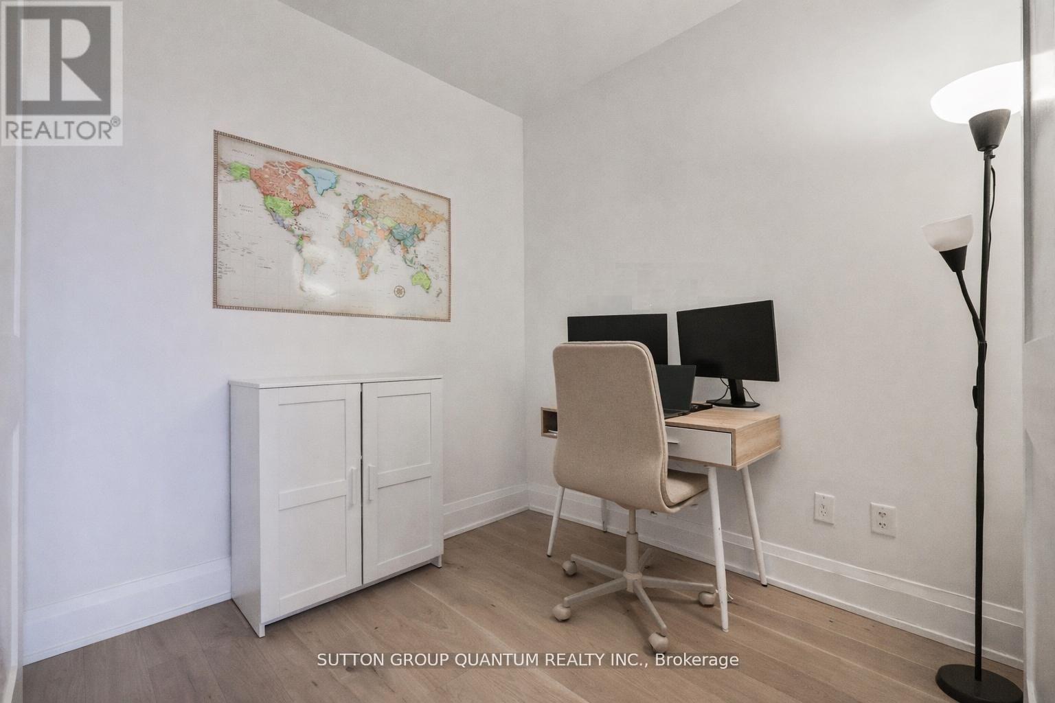 1009 - 21 Park Street E, Mississauga, Ontario  L5G 0C2 - Photo 12 - W13839006