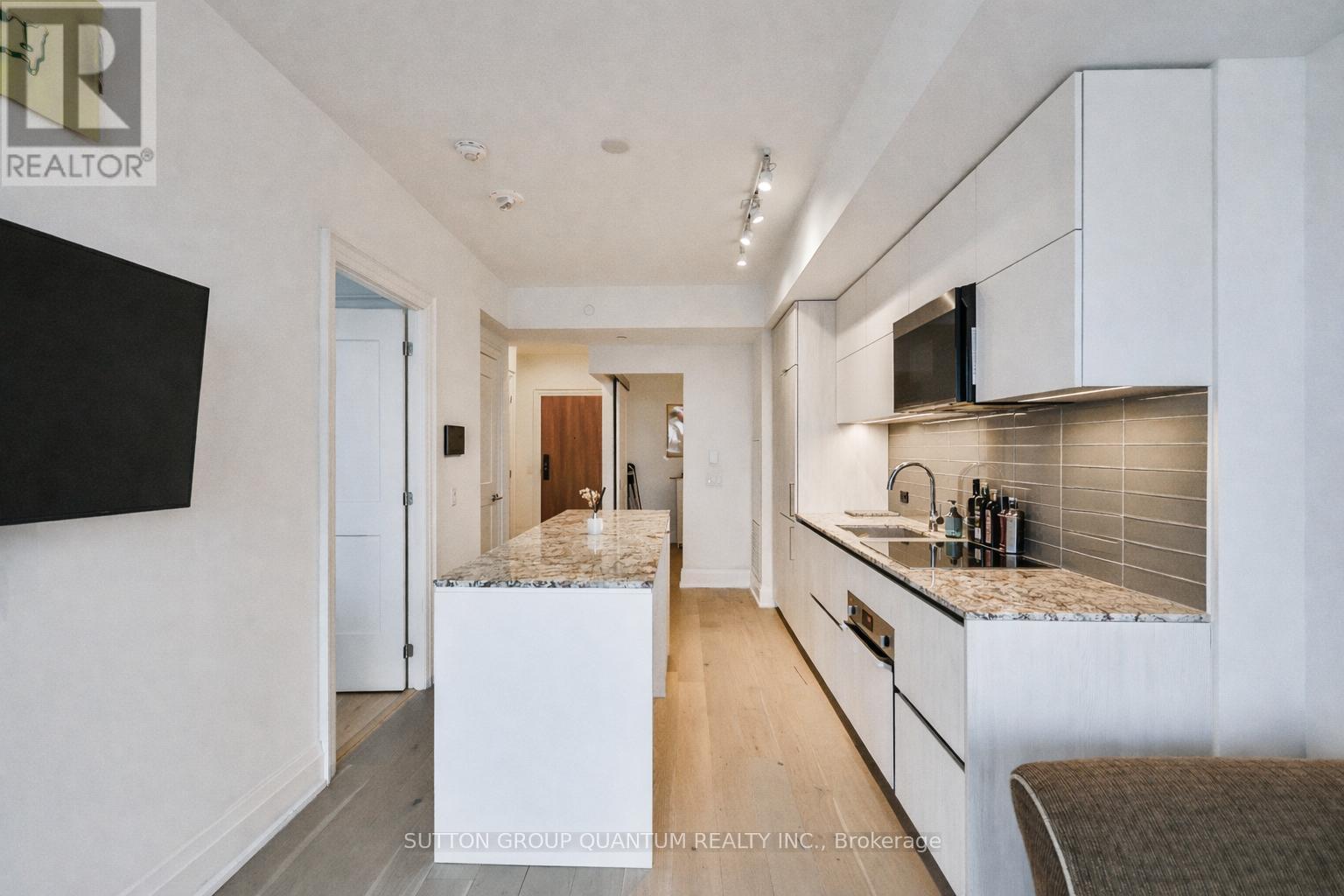 1009 - 21 Park Street E, Mississauga, Ontario  L5G 0C2 - Photo 4 - W13839006