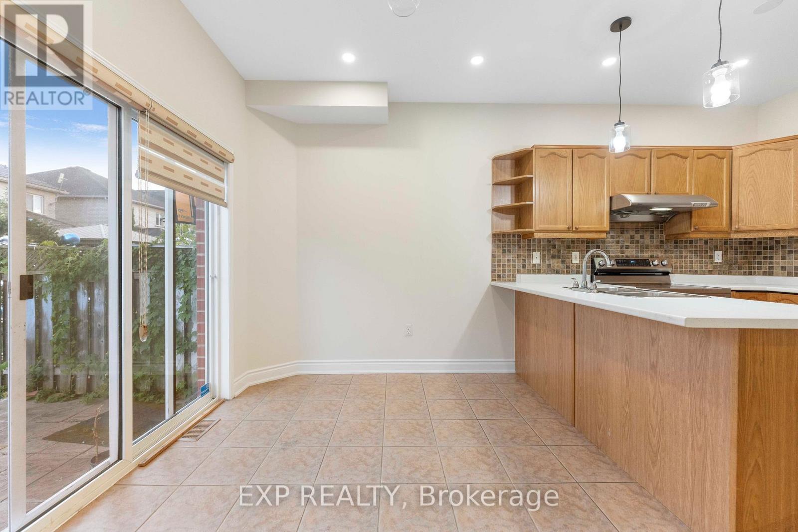 7 Overture Lane, Brampton, Ontario  L6S 6H9 - Photo 13 - W13839082