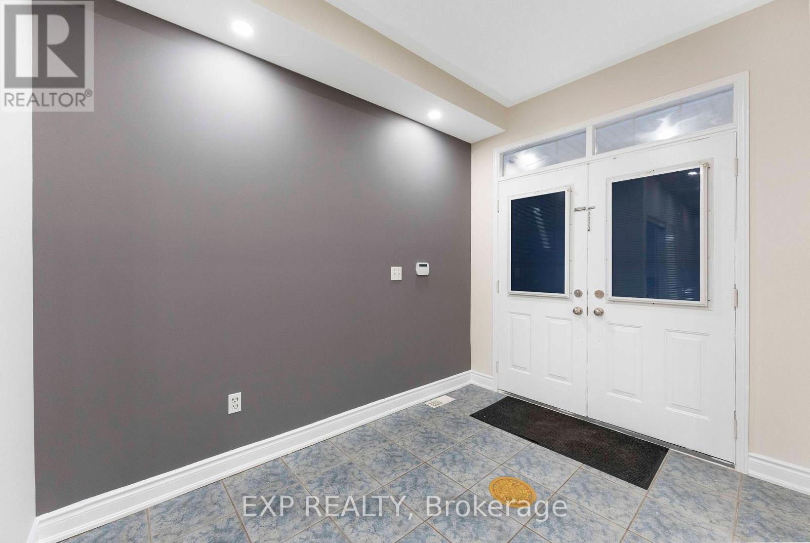 7 Overture Lane, Brampton, Ontario  L6S 6H9 - Photo 4 - W13839082