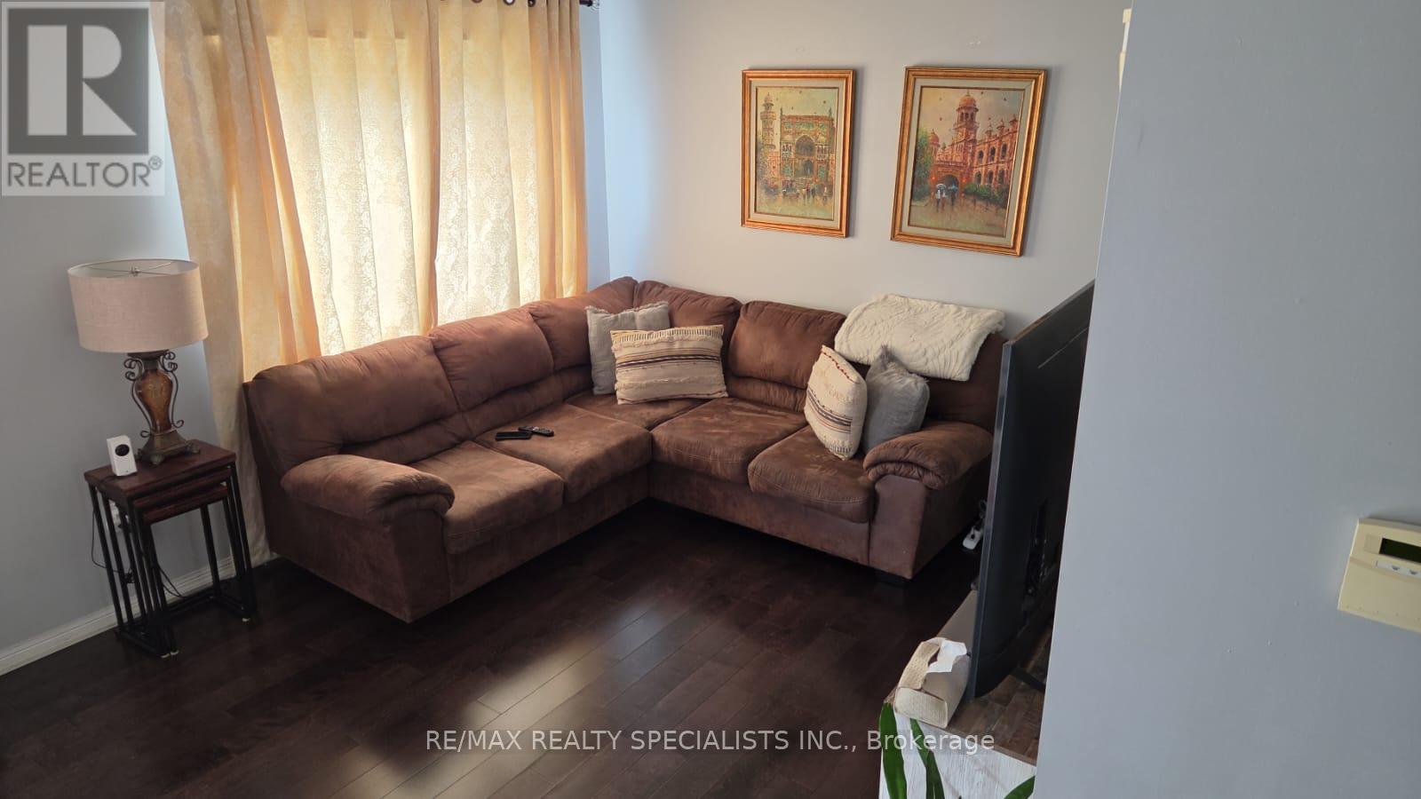 710 Thompson Road, Milton, Ontario  L9T 0C8 - Photo 2 - W13839100