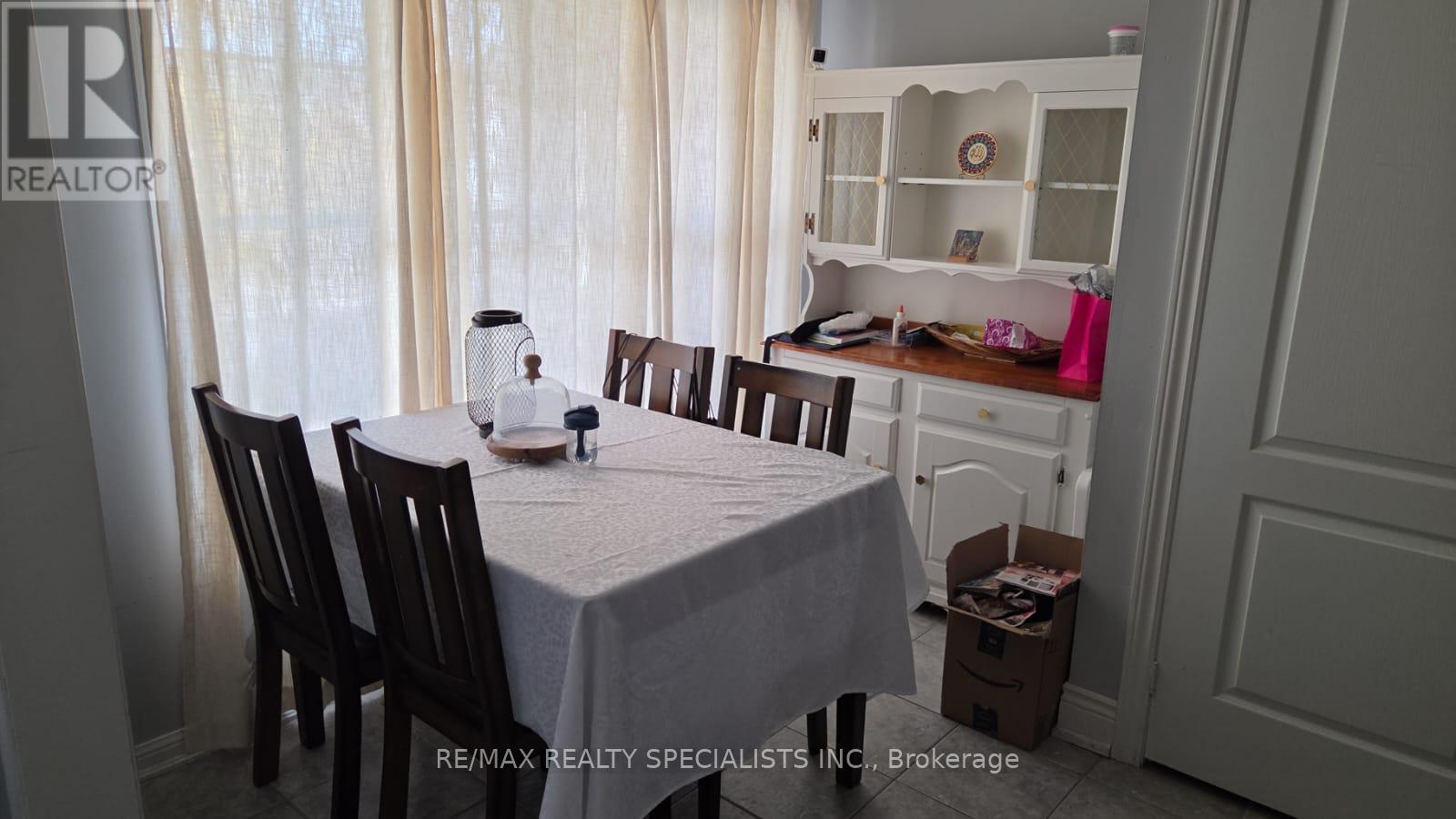 710 Thompson Road, Milton, Ontario  L9T 0C8 - Photo 4 - W13839100